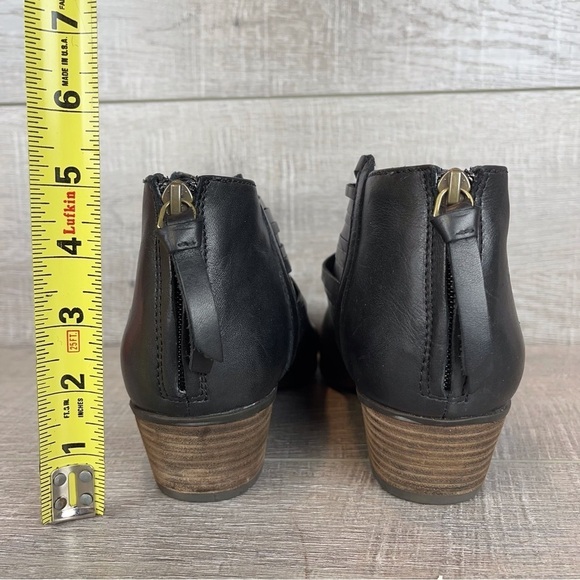 Clarks sz 8.5 black leather strappy ankle boots - Picture 10 of 13